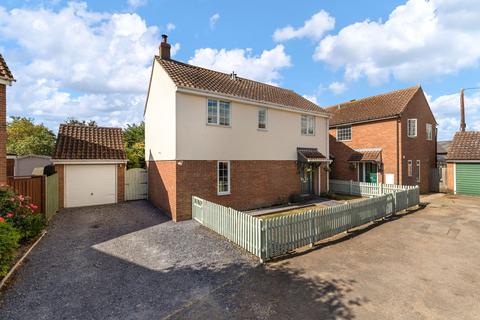 4 bedroom detached house for sale, Cockhall Close, Royston SG8