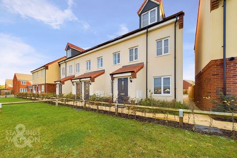 3 bedroom townhouse for sale, Fennel Drive, Easton, Norwich