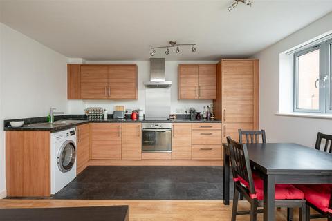 2 bedroom apartment for sale, Drummond House, College Mews, York YO31 7SH