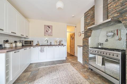 6 Redcliffe Road, Nottingham, NG3 5BT