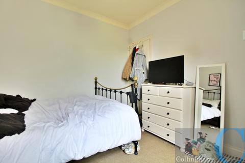 3 bedroom flat to rent, Tooting Bec Road, London SW17