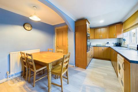 4 bedroom semi-detached house for sale, Norwich Road, Poringland, Norwich