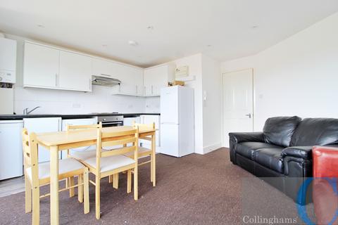 3 bedroom flat to rent, Cavendish Road, London SW19