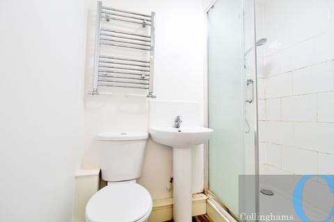 3 bedroom flat to rent, Cavendish Road, London SW19