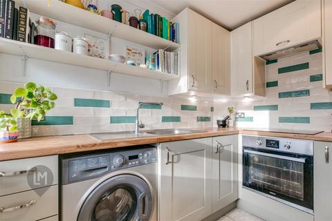 2 bedroom flat for sale, Smithwood Close, London