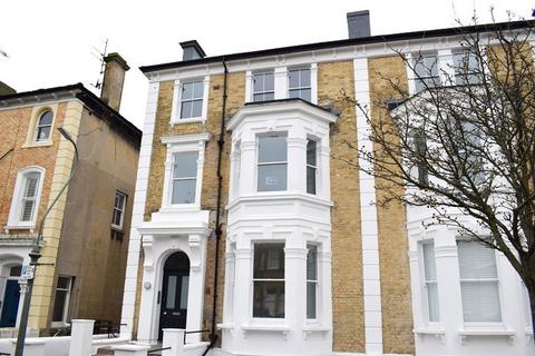 Studio to rent, Selbourne Road, Hove, BN3 3AL