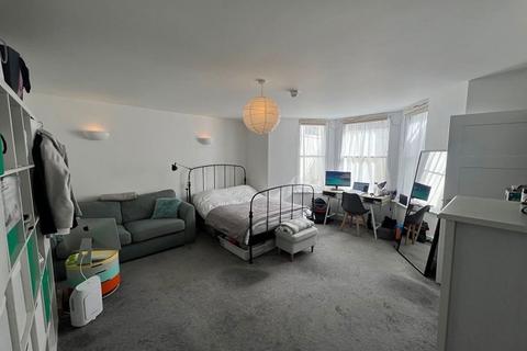 Studio to rent, Selbourne Road, Hove, BN3 3AL