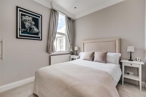 184 Replingham Road, London, SW18 5LJ