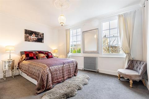 5 bedroom end of terrace house for sale, Culford Road, London N1