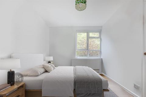 2 bedroom flat for sale, Seymour Road, London