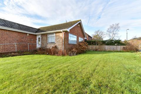 2 bedroom semi-detached bungalow for sale, Rushford Close, Headcorn, Kent