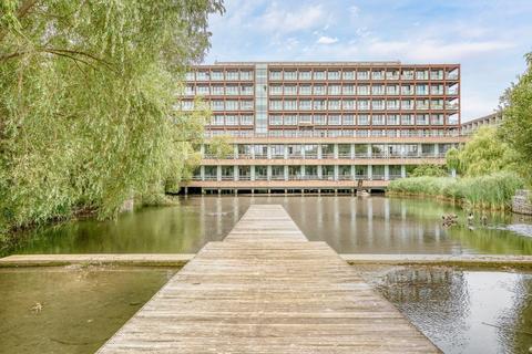 1 bedroom apartment for sale, Lake Shore Drive, Bristol