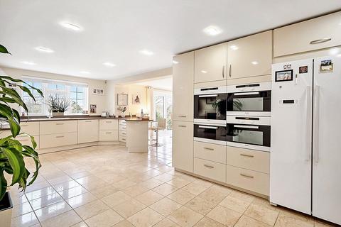 4 bedroom detached house for sale, Newtown Common, Newbury, RG20