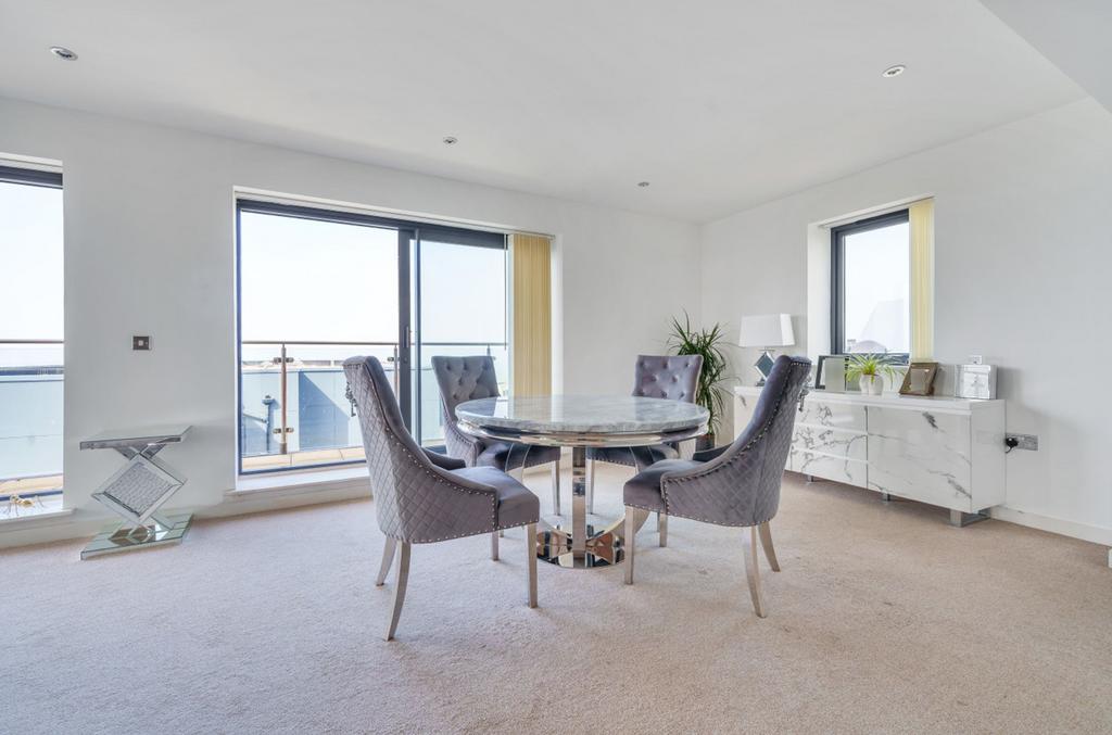 Kitchen/Living Room