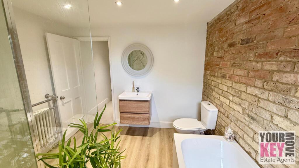 Folkestone Estate Agents, Your Key Move - Victoria