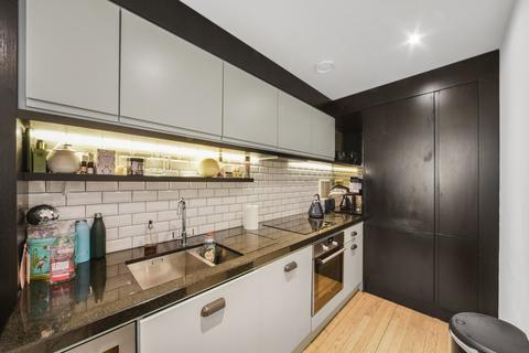 2 bedroom apartment for sale, Cobblestone Square Wapping E1W