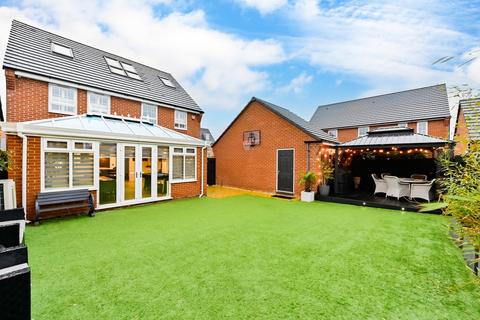 28 Bow Road, Brooklands, Milton Keynes, MK10 7GN