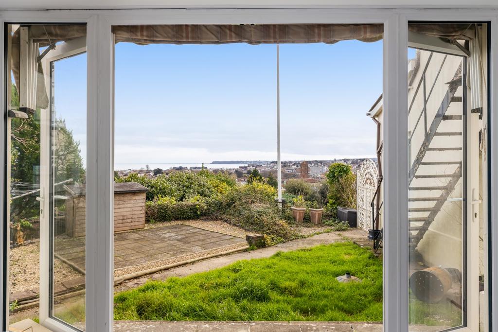 A08-2-oldway-court-Southfield-Road-241216