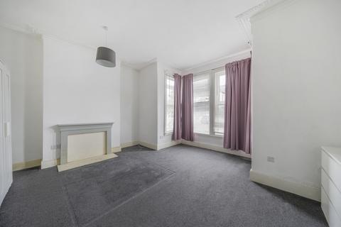 2 bedroom apartment for sale, Stanhope Gardens, Ilford