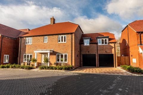 5 bedroom detached house for sale, Rectory Woods, Aylesbury HP18