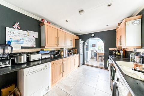 3 bedroom end of terrace house for sale, Brighton Road, South Croydon, CR2