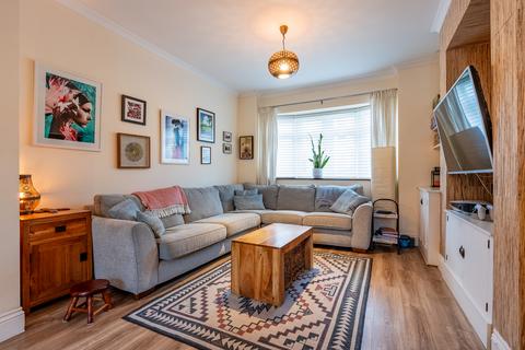 17 Upton Road, Bristol, BS3 1LW