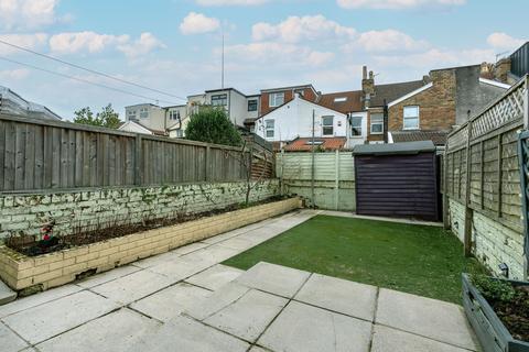 17 Upton Road, Bristol, BS3 1LW