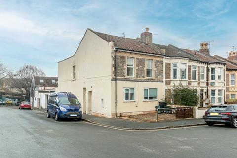 2 bedroom flat for sale, Brislington, Bristol BS4