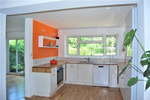 21 Folly Close, Radlett, WD7 8DR