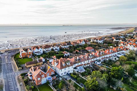 2 bedroom flat for sale, Gloucester Terrace, Southend-on-sea, SS1