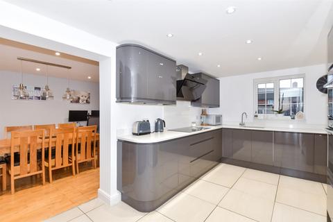 4 bedroom semi-detached house for sale, Elm Crescent, East Malling, Kent