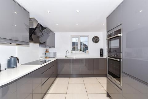 4 bedroom semi-detached house for sale, Elm Crescent, East Malling, Kent