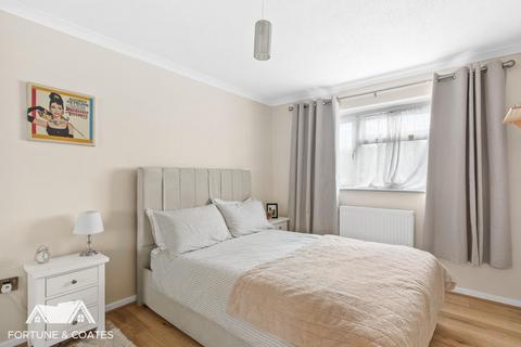 2 bedroom flat for sale, Little Cattins, Harlow