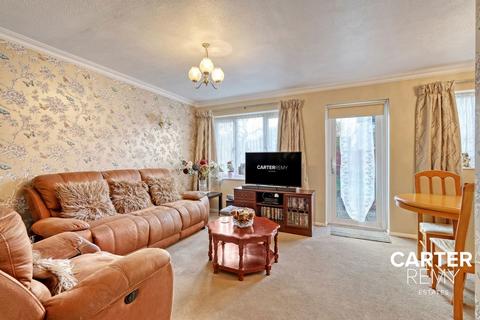 4 bedroom end of terrace house for sale, Brooklands Park, Laindon, SS15