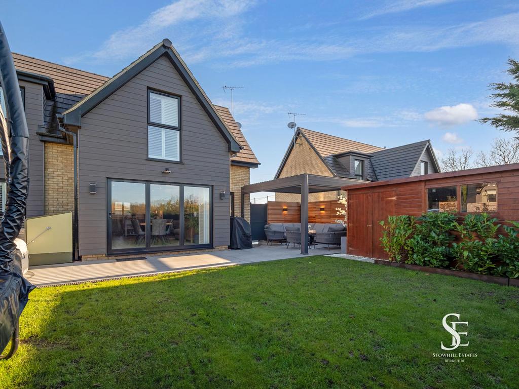 Garden to house, shed & pergola