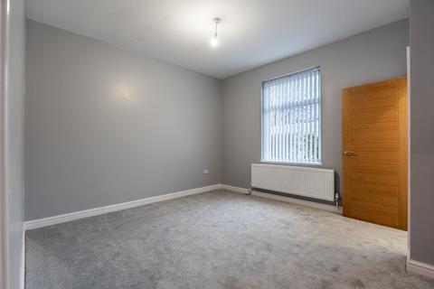 3 bedroom end of terrace house for sale, Dewsbury Gate Road, Dewsbury, WF13