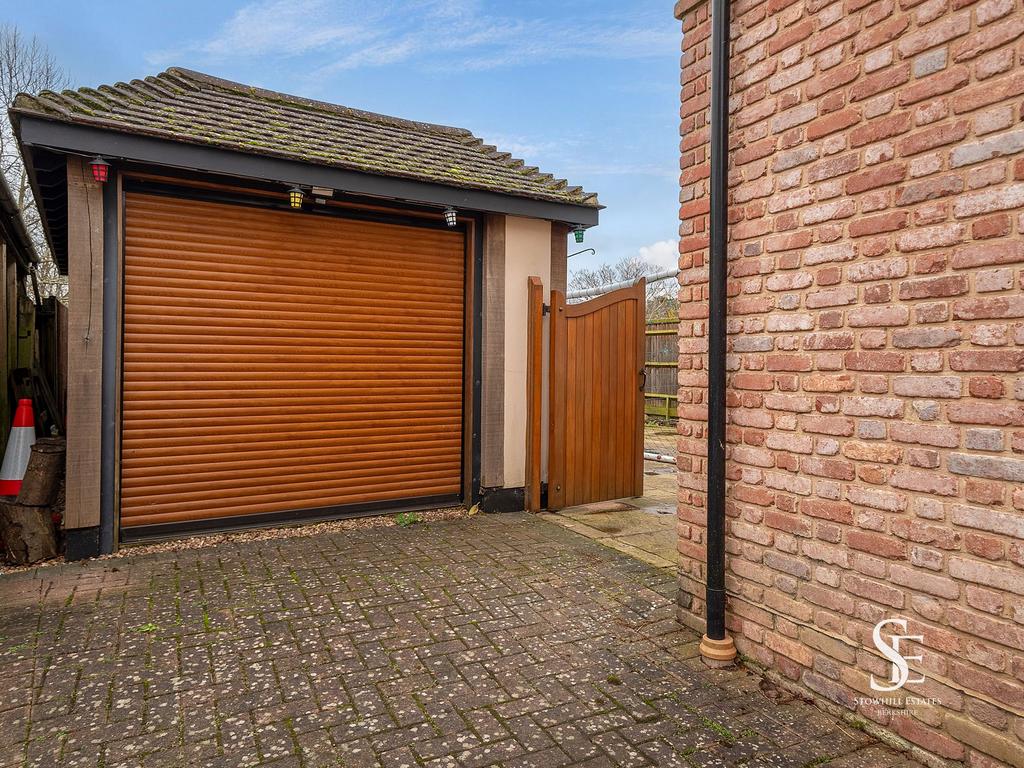 Detached Garage