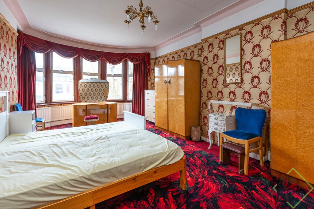 73 Grovelands Road, London, N13 4 RJ-10