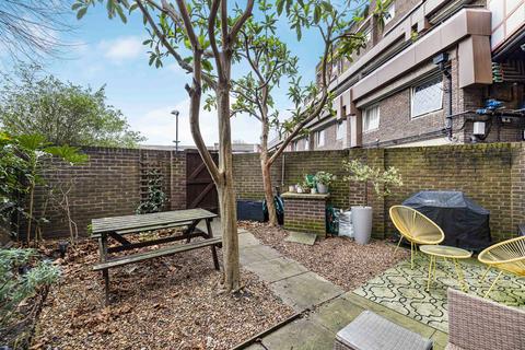 3 bedroom maisonette for sale, Somerleyton Road, London SW9