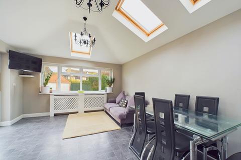 undefined, Wing Road, Linslade, Leighton Buzzard, LU7