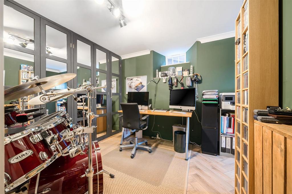 Home Office/Bedroom 5