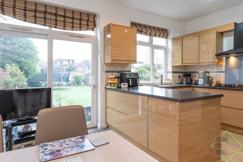 109 Waterfall Road, London, N11 1BT