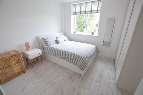 Flat 17, 1 Harbour Crescent, Portishead, Bristol, BS20 7FT