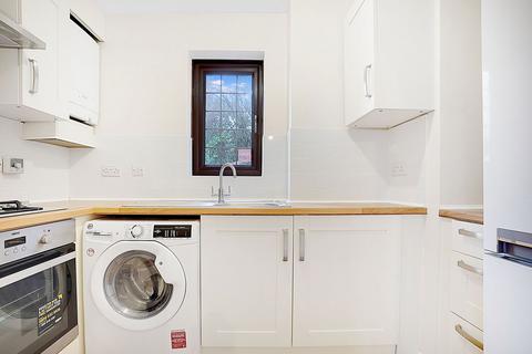 1 Low Meadow, Halling, Rochester, ME2 1LX