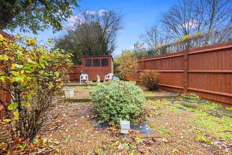 1 Low Meadow, Halling, Rochester, ME2 1LX
