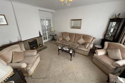 25 Downham Road North, Wirral, CH61 6UN