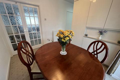 25 Downham Road North, Wirral, CH61 6UN