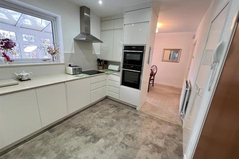 25 Downham Road North, Wirral, CH61 6UN