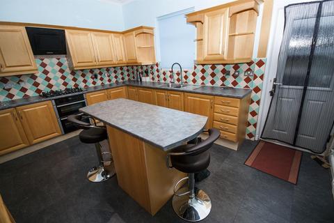 2 bedroom house for sale, Grosvenor Street, Radcliffe, Manchester