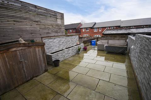 2 bedroom house for sale, Grosvenor Street, Radcliffe, Manchester